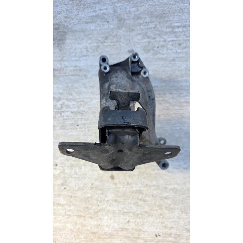 brazo soporte motor rh vw amarok