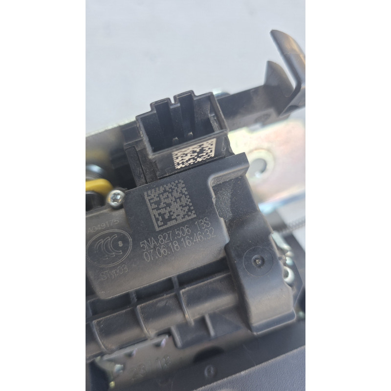 chapa puerta maleta Vw Tiguan 5NA827506