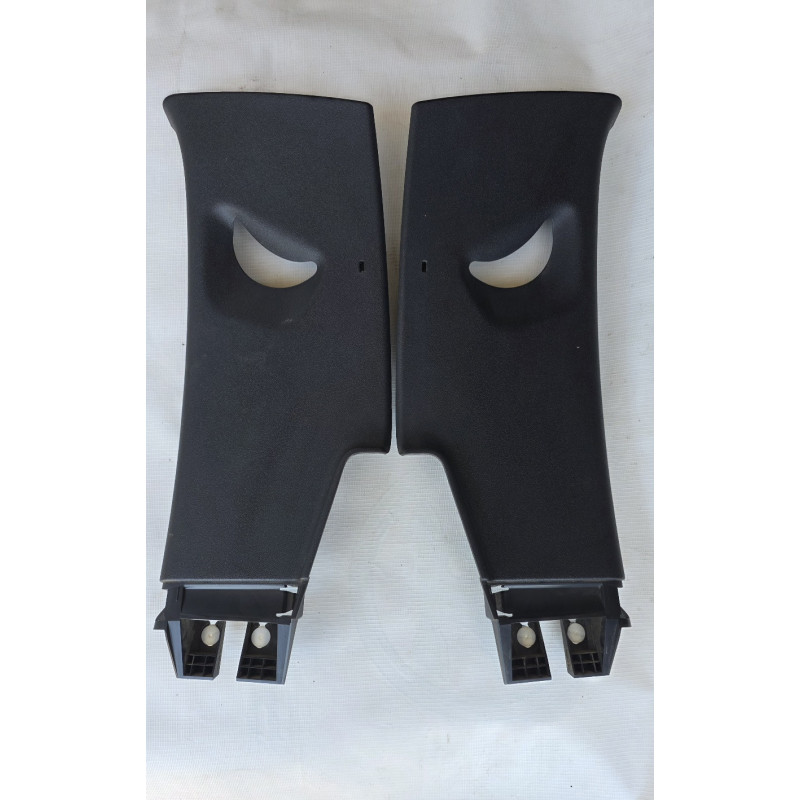 Molduras pilar trasero Vw Amarok V6