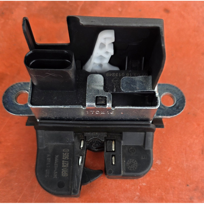 Chapa portalón Vw Polo 6R0827505D