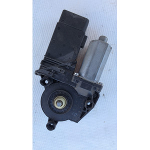 Motor alzavidrio delantero lh golf bora mk4