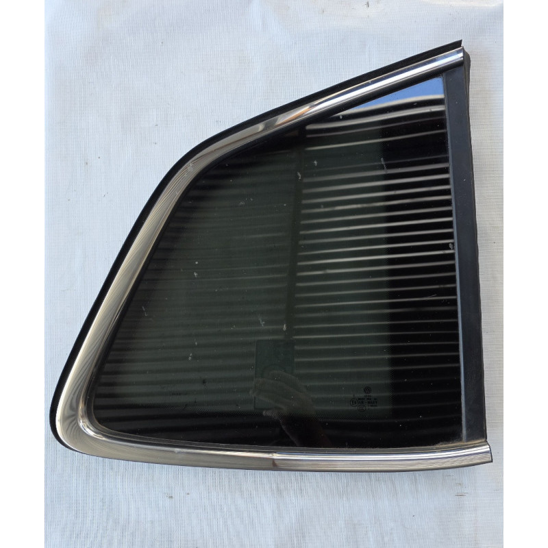 vidrio luneta costado rh vw tiguan 2018