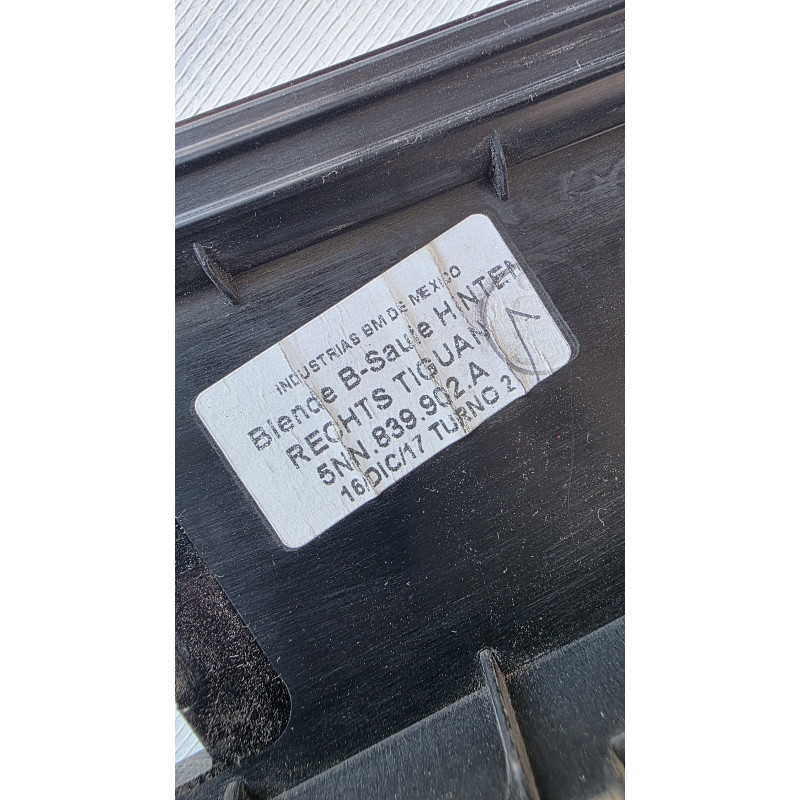 moldura pilar puerta tras. rh vw tiguan 2018