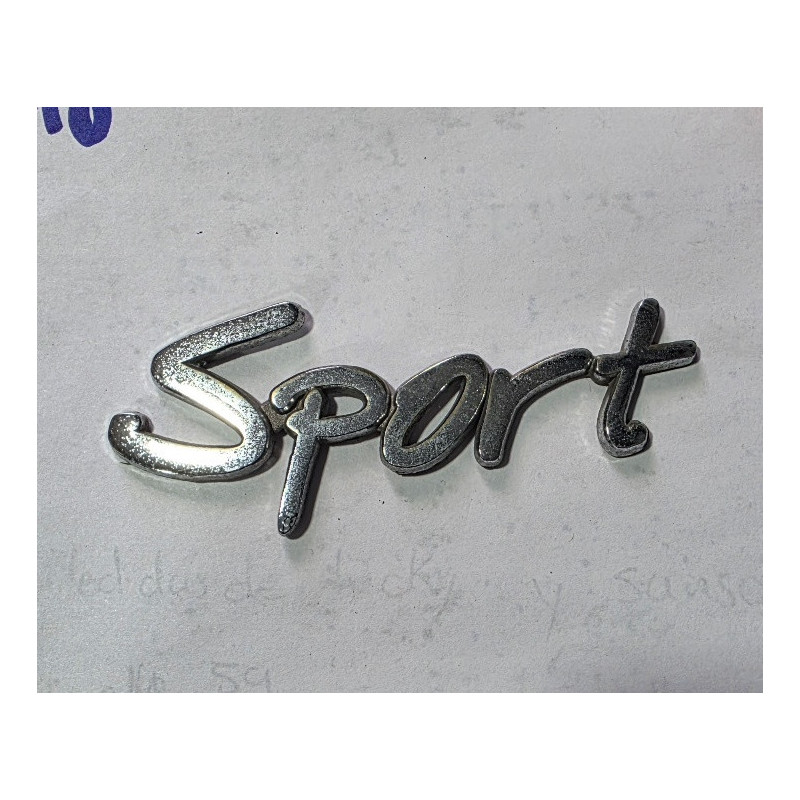 logo trasero vw tiguan sport 2019