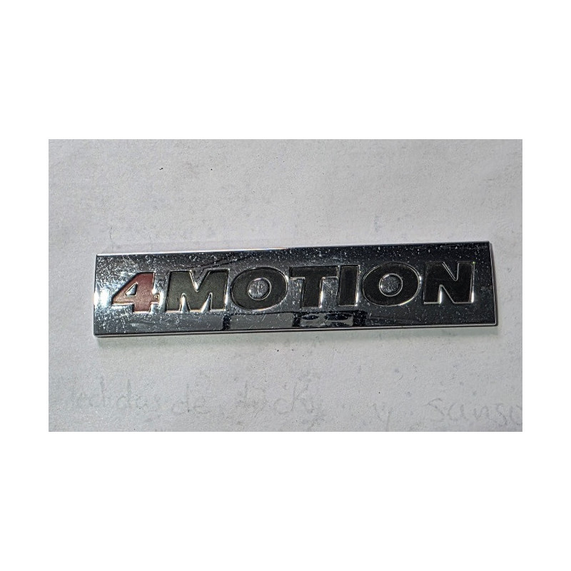 logo portalón tras. vw amarok
