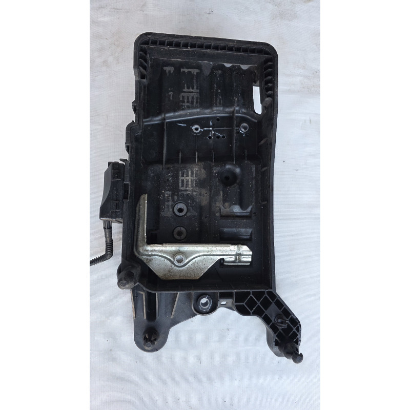 base batería vw tiguan 2018