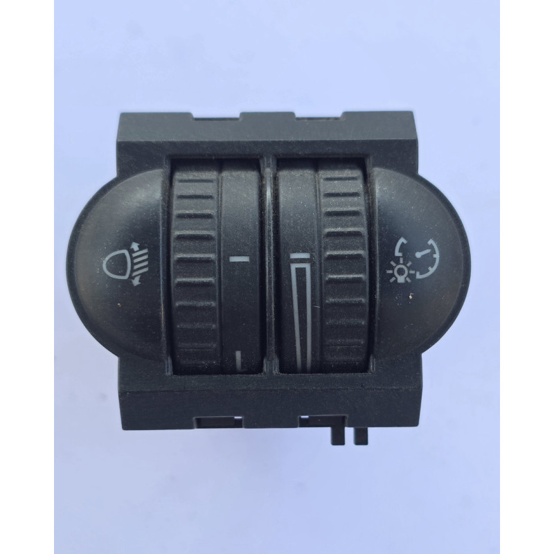 regulador luces Vw Golf mk6